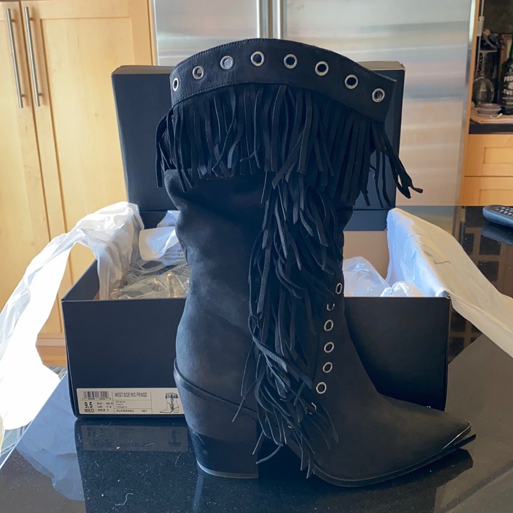 9.5 Kenneth Cole west side mid fringe boot